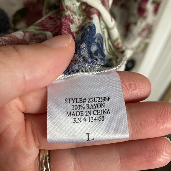 Brina & Em v-neck tunic. Size L - Picture 5 of 5